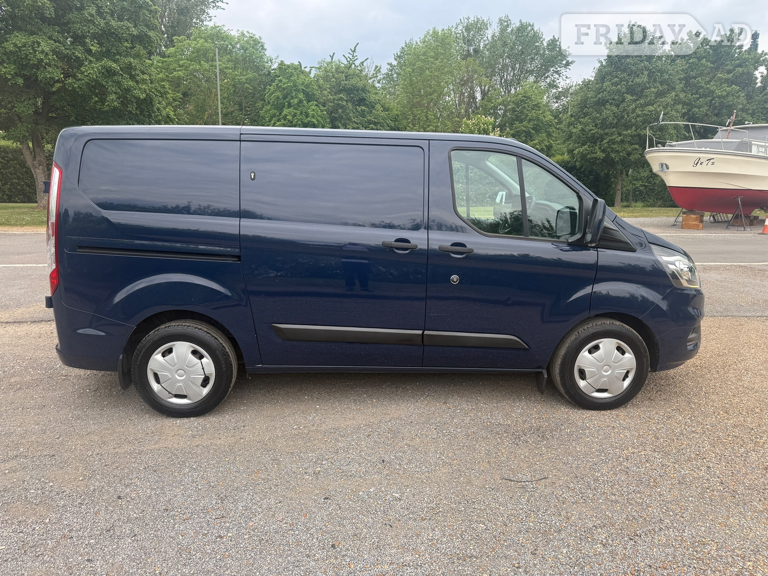 [ berth ]Ford Transit Custom