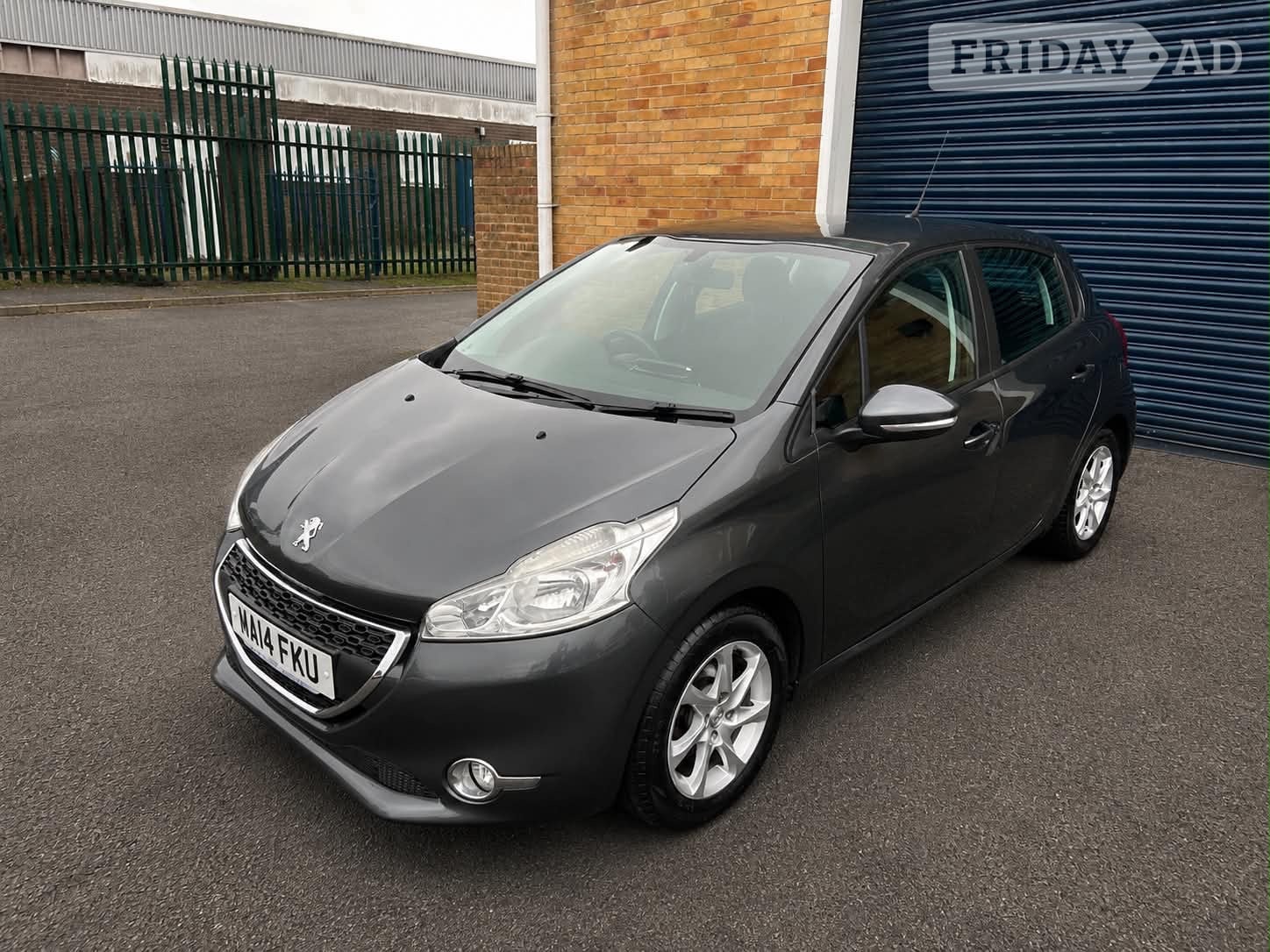 [ berth ]Peugeot 208