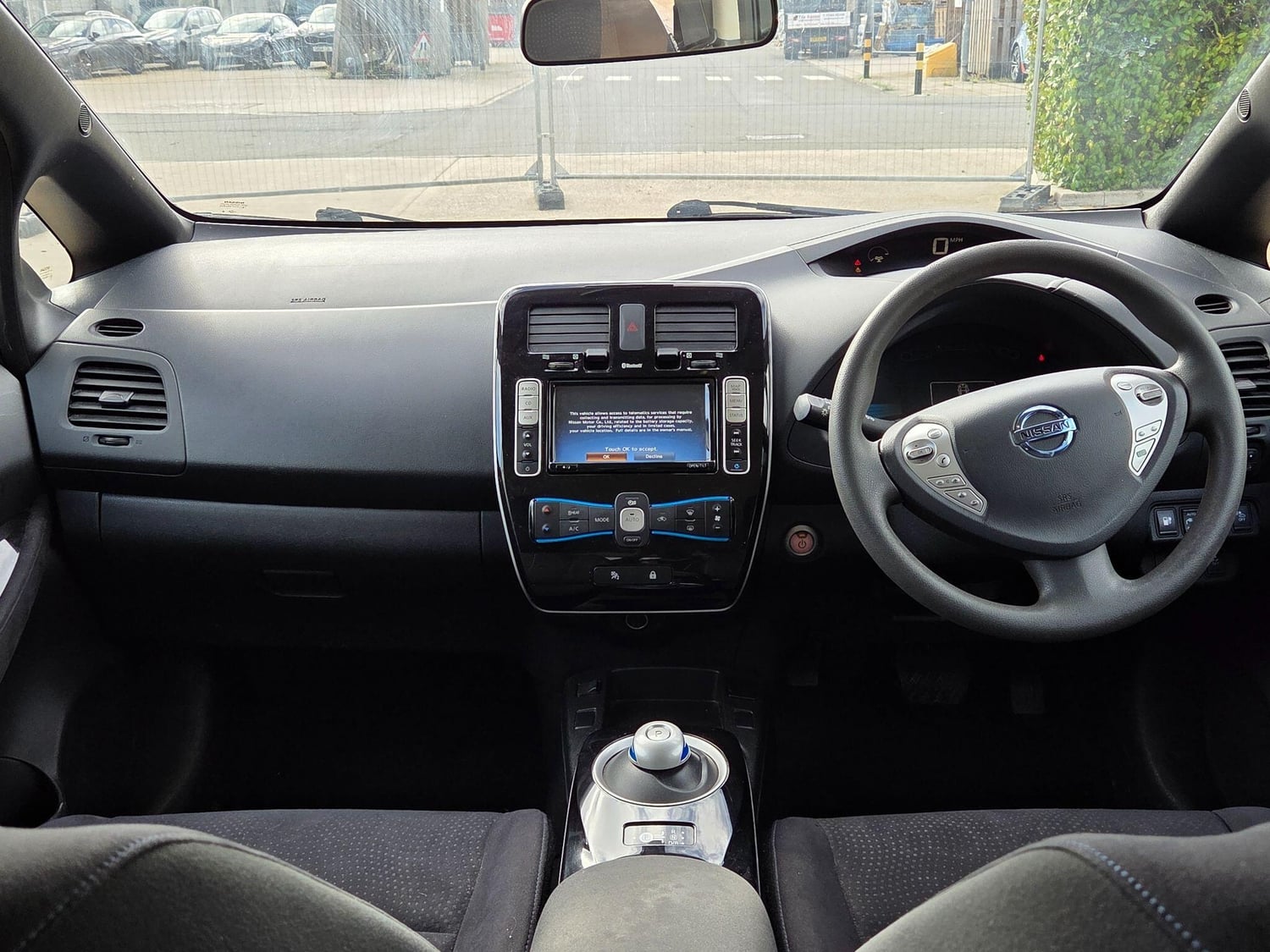 Nissan LEAF 2017 - Cars in Slough