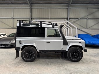 Land Rover Defender 90 2010