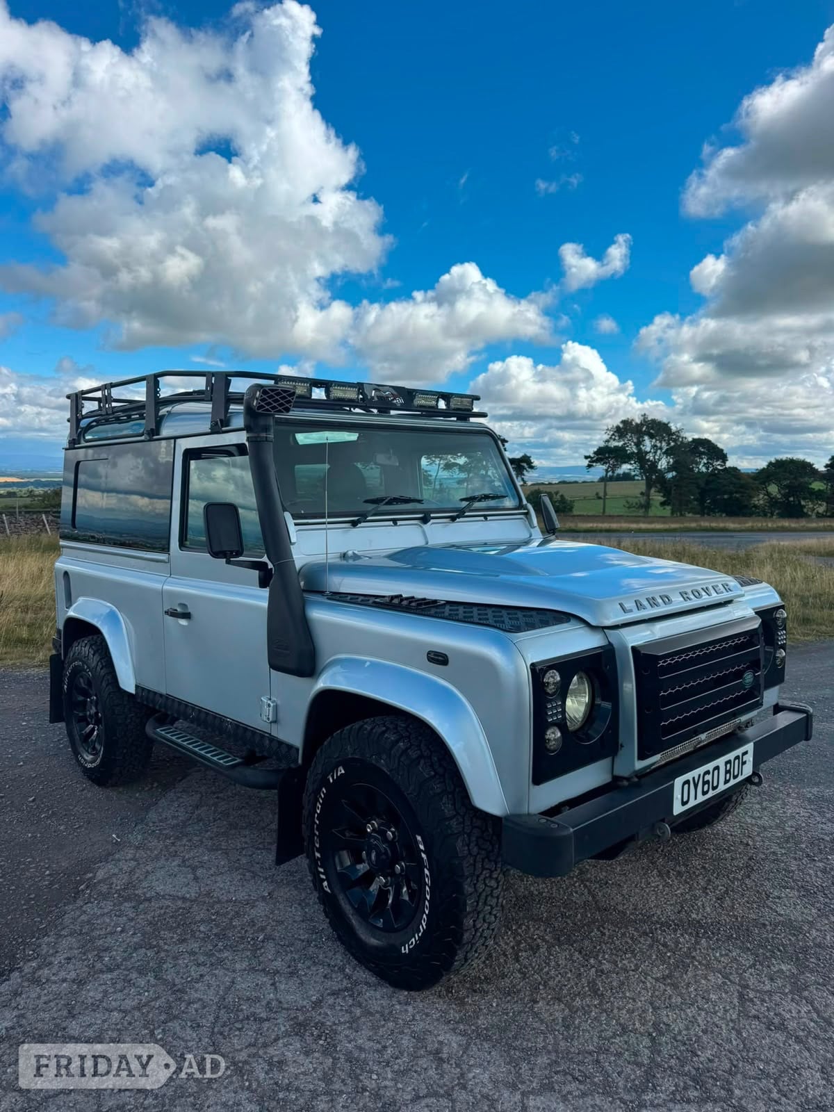 Land Rover Defender 90 2010 in Henley-On-Thames