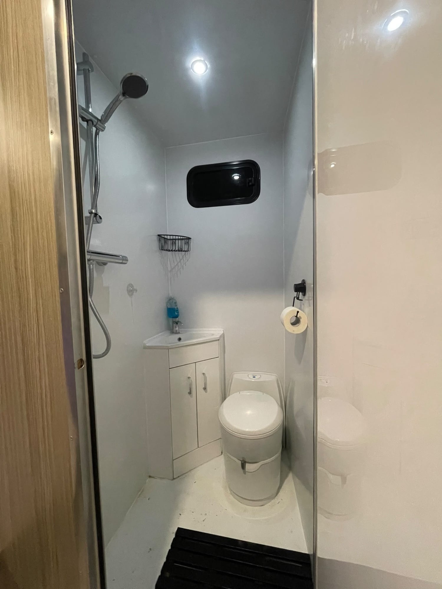 Andrew Maudsley  Daf Trucks Horsebox - Trailers & Horseboxes in Aberdeen