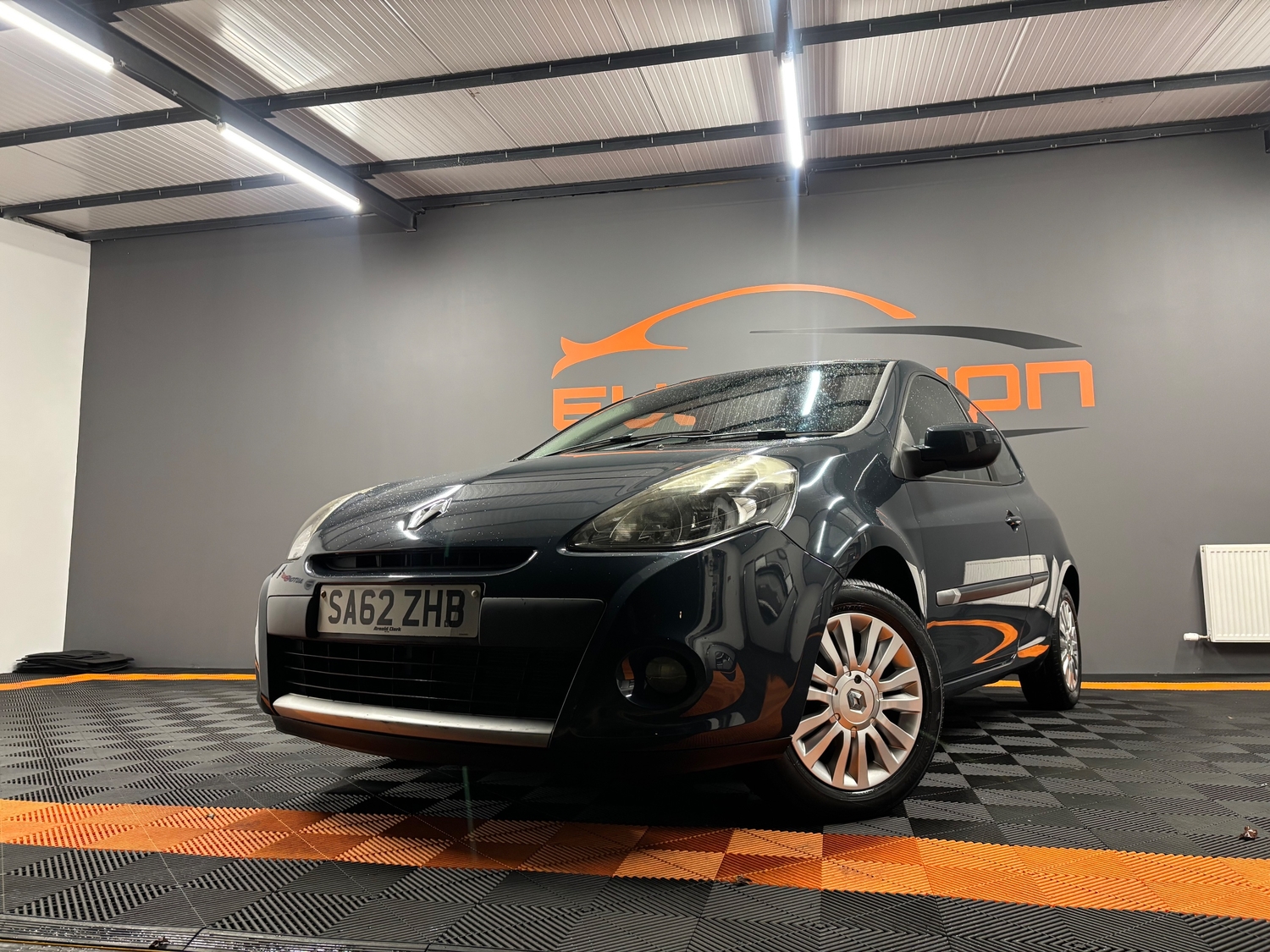 Renault Clio 2012 - Cars