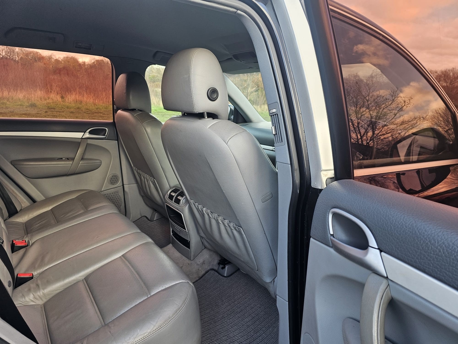 [ berth ]Porsche Cayenne