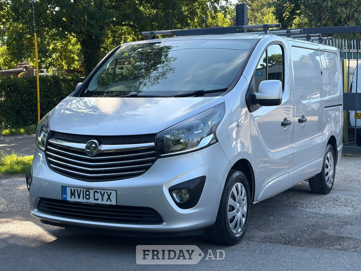 [ berth ]Vauxhall Vivaro