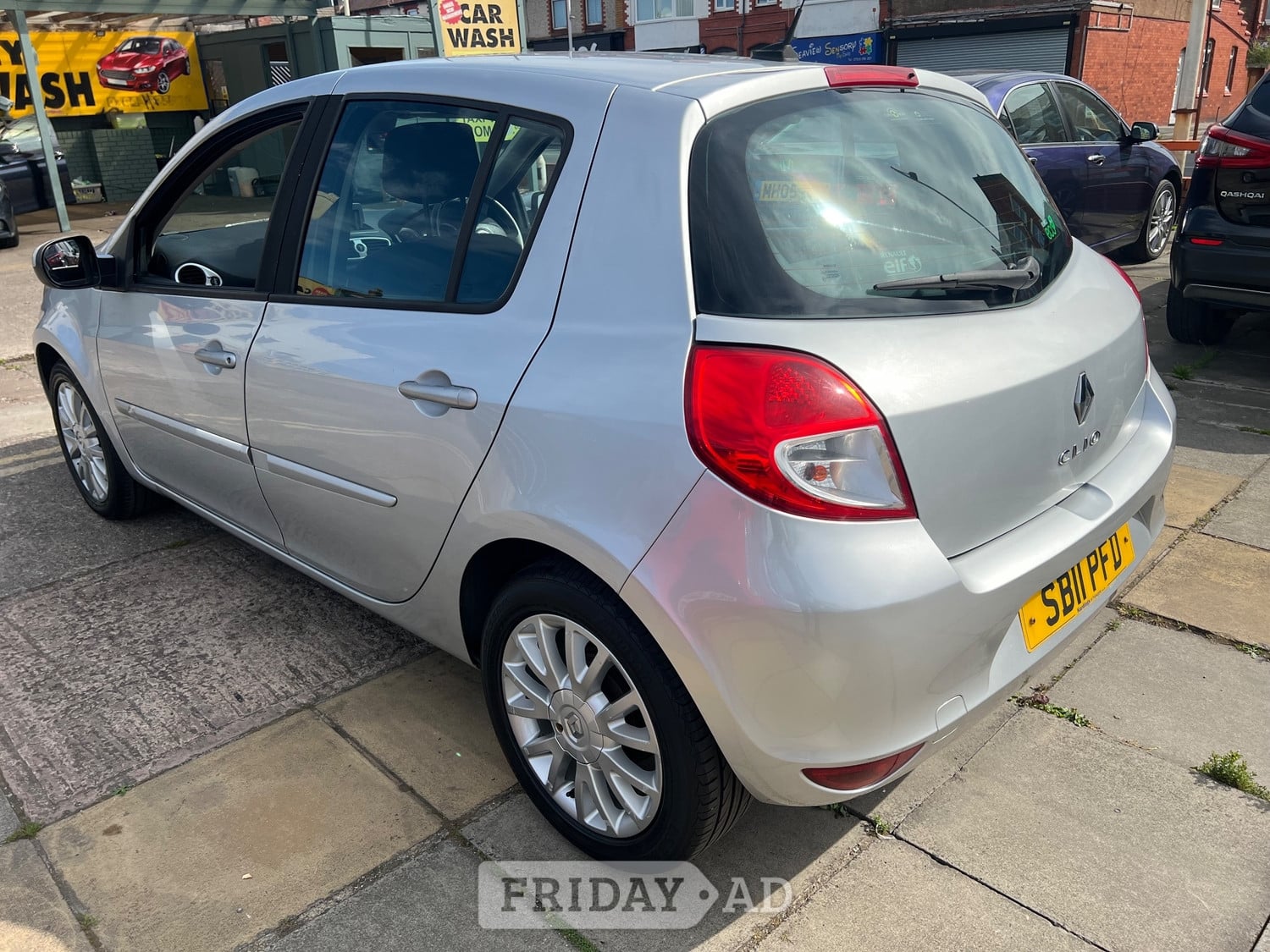 Renault Clio 2011 - Cars