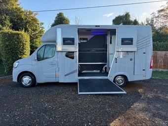 I.C.E Stallion Lux Renault Horsebox