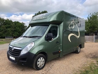 Trevett &amp; Smith Renault Master 3.5 Horsebox