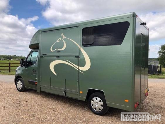 Trevett &amp; Smith Renault Master 3.5T Horsebox - Trailers & Horseboxes in Landford