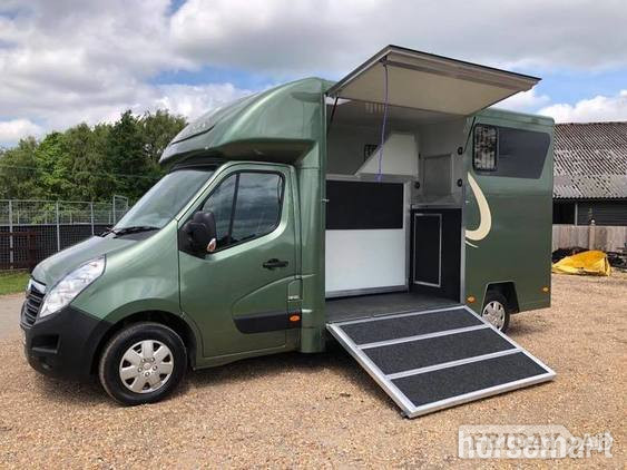 Trevett &amp; Smith Renault Master 3.5T Horsebox - Trailers & Horseboxes