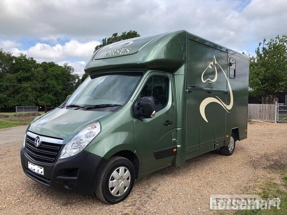 Trevett &amp; Smith Renault Master 3.5T Horsebox in Landford