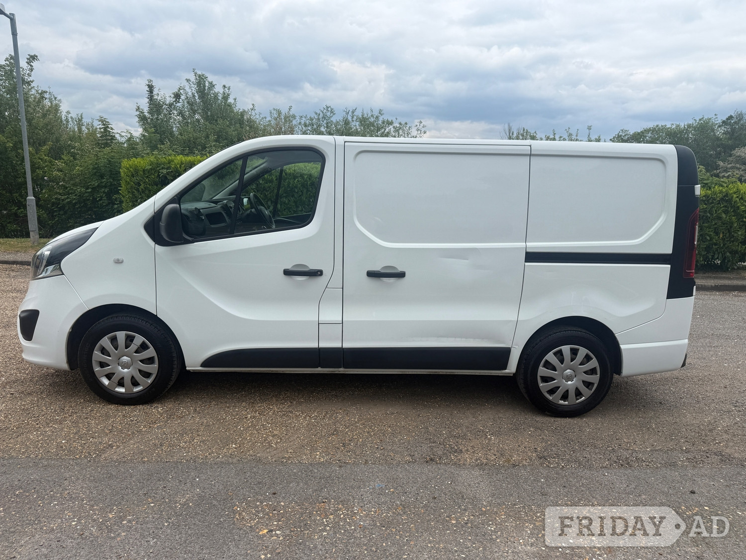 Vauxhall Vivaro 2018 - Vans & Commercial Vehicles in Chertsey