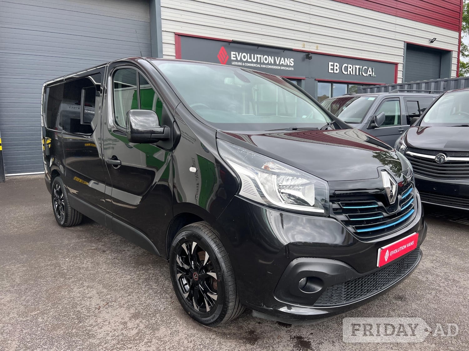Renault Trafic 2016 in Whitchurch