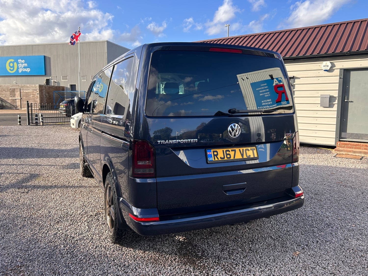 Volkswagen Transporter 2018 - Cars in Fareham