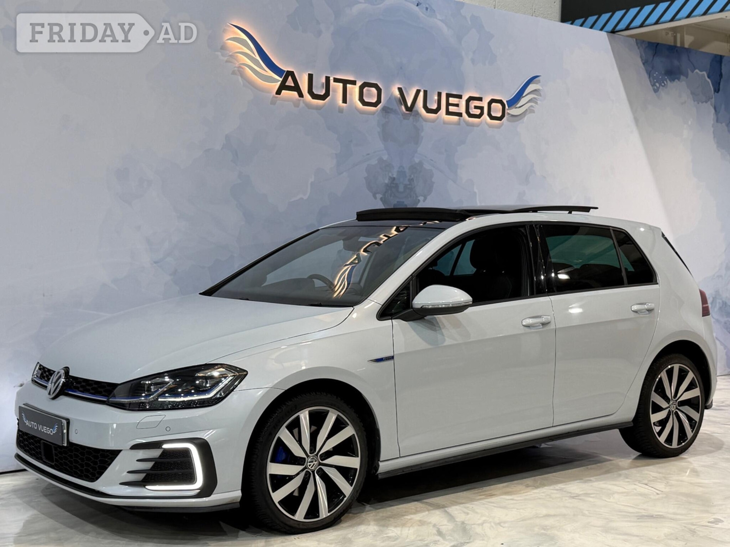 Volkswagen Golf 2017 - Cars in Uxbridge