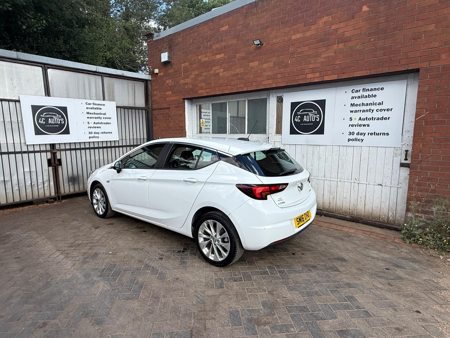 [ berth ]Vauxhall Astra