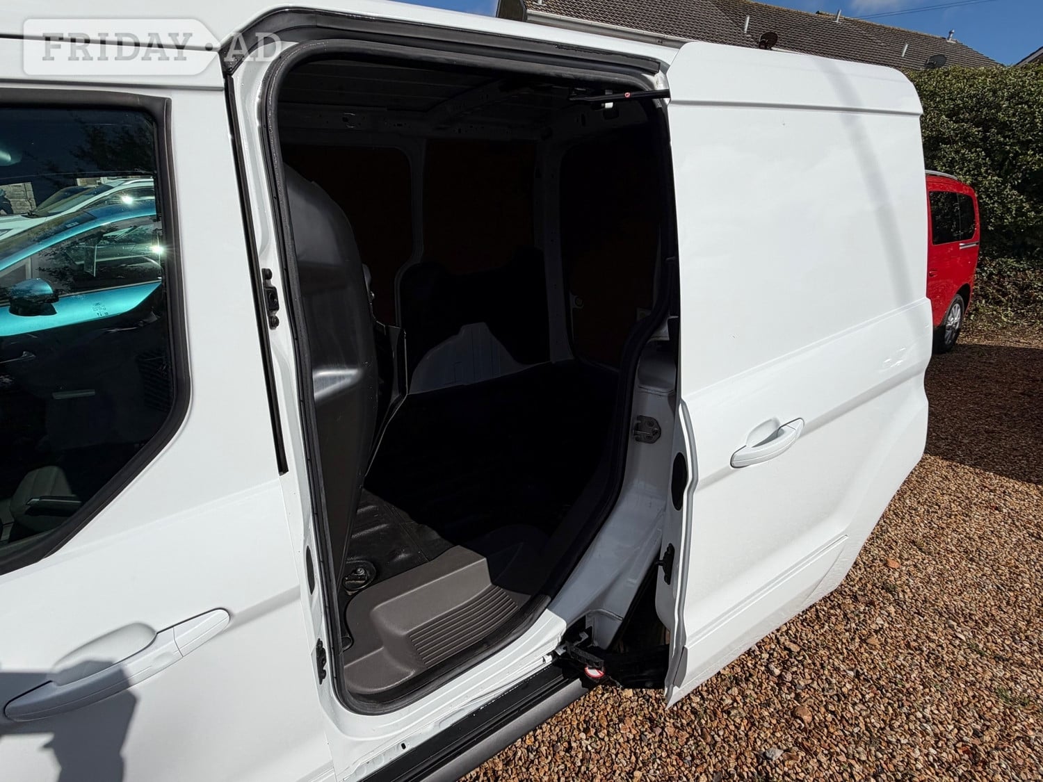 [ berth ]Ford Transit Connect