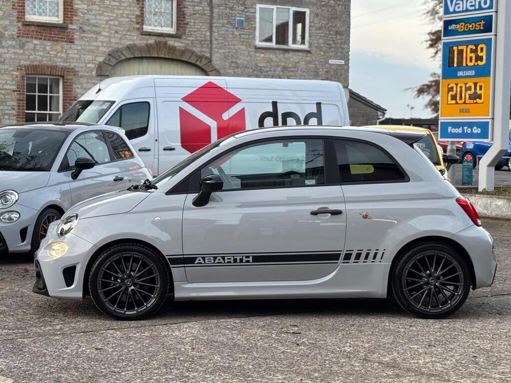 [ berth ]Abarth 695