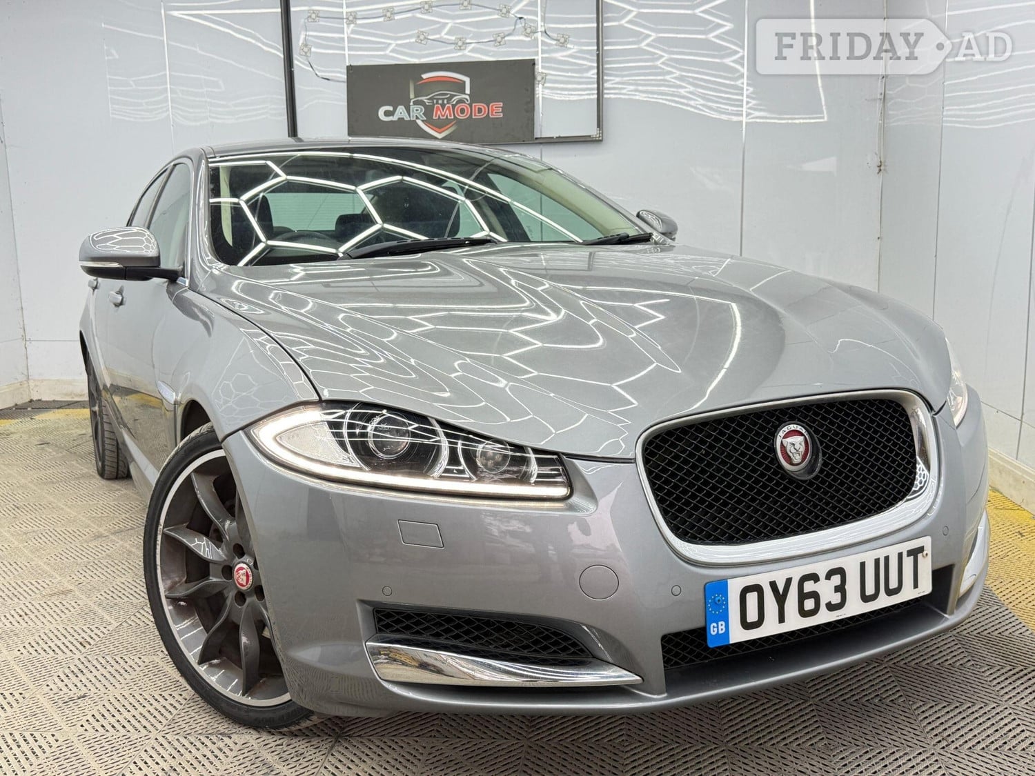 Jaguar XF 2013 in Hillingdon