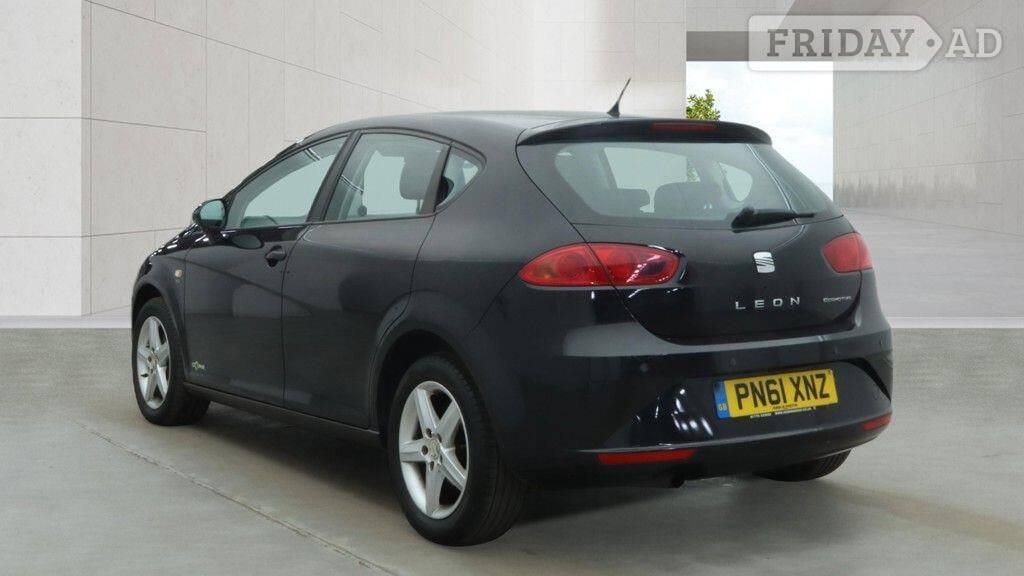 [ berth ]SEAT Leon