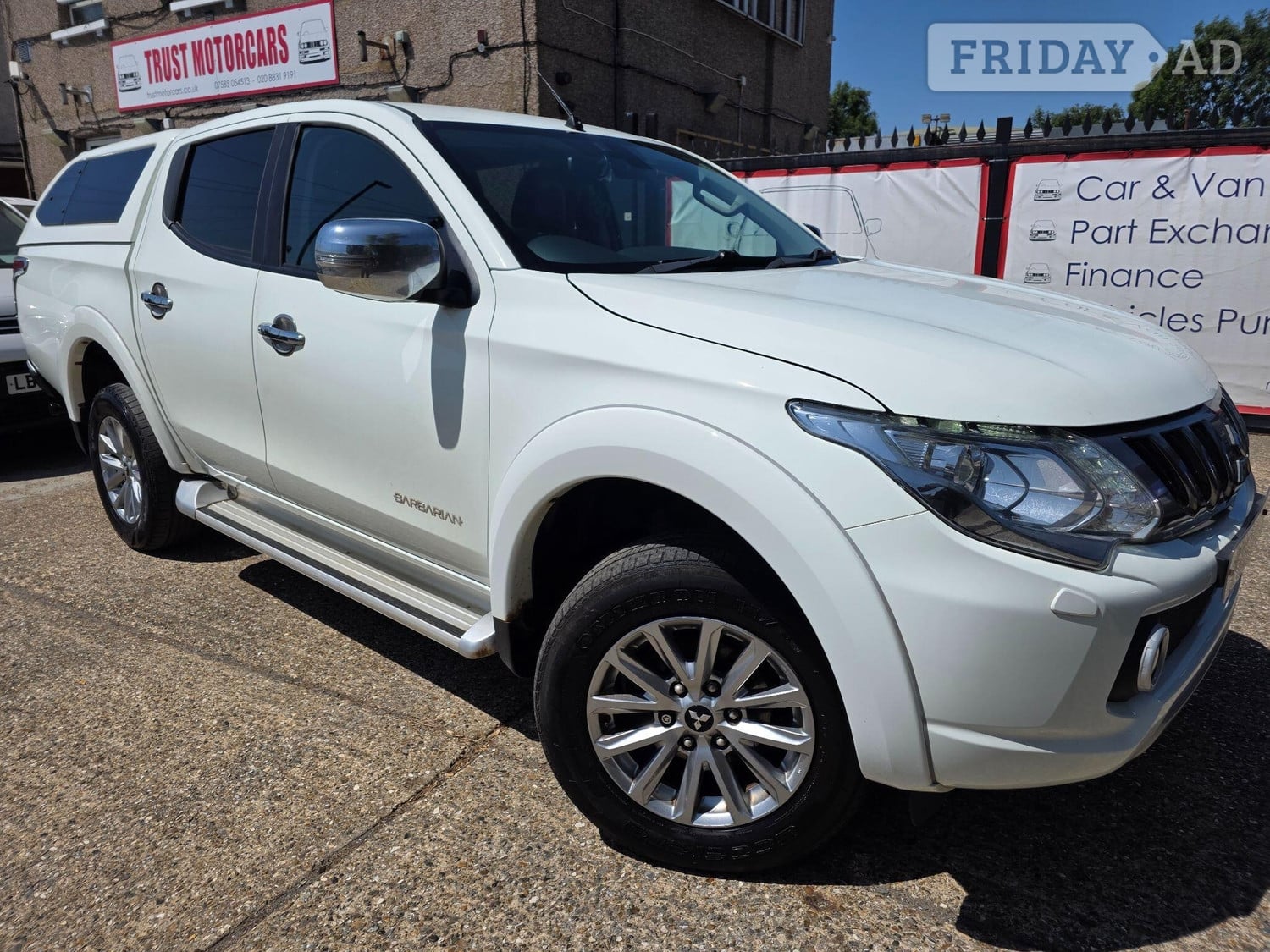 Mitsubishi L200 2017 in Hounslow