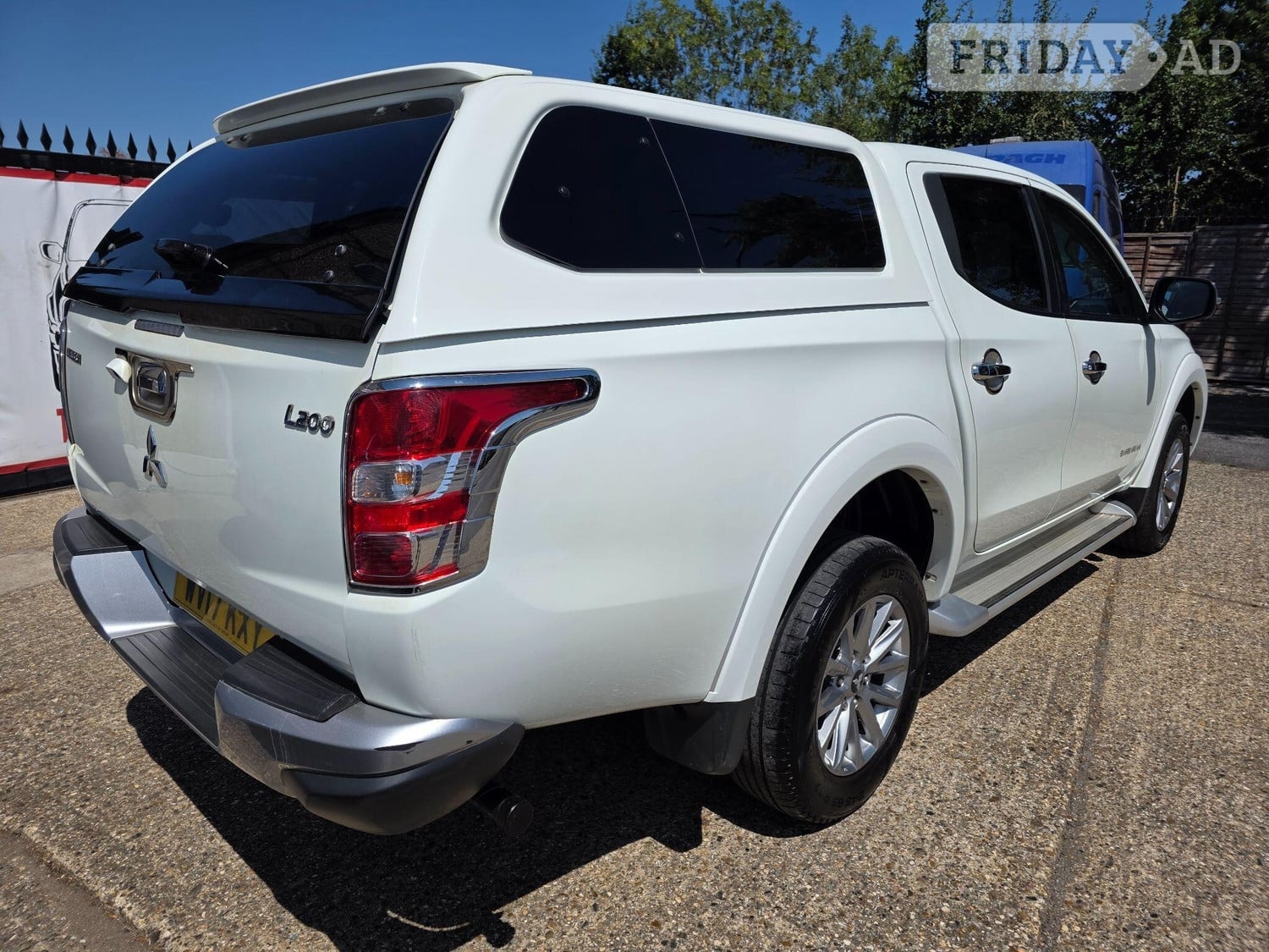 [ berth ]Mitsubishi L200