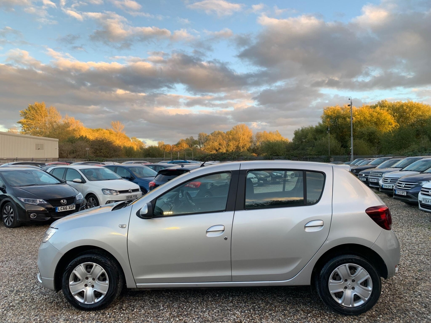Dacia Sandero 2017 - Cars in Swindon