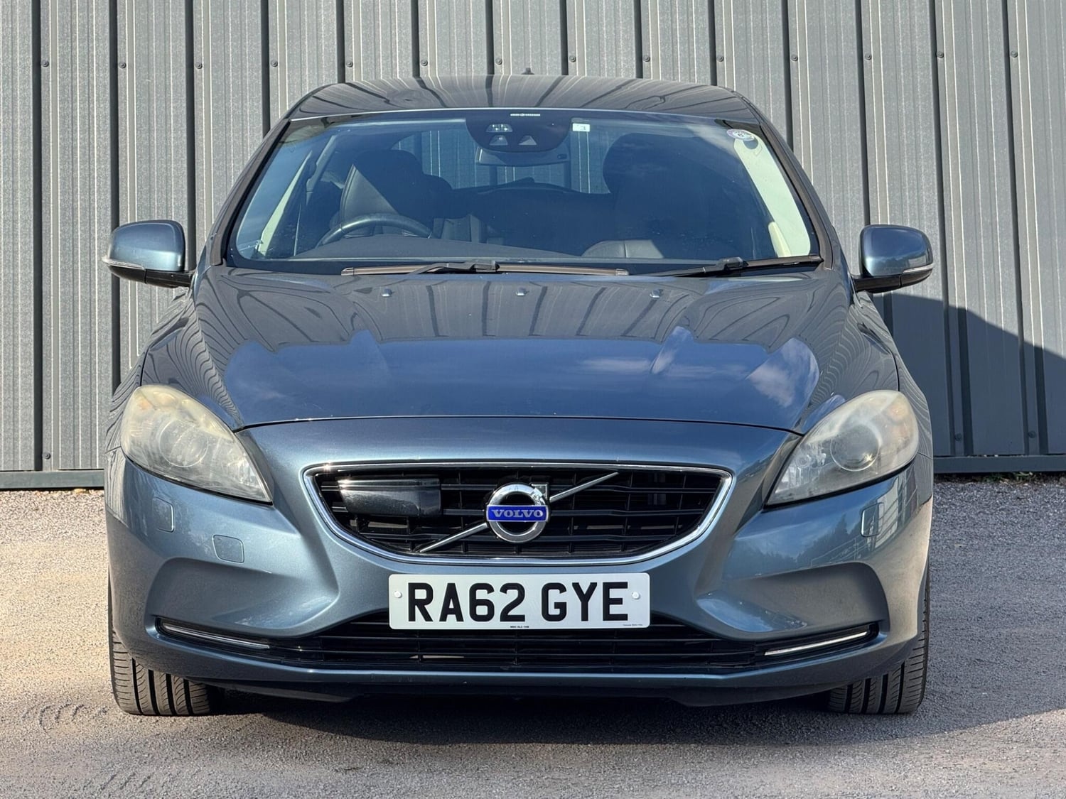 Volvo V40 Farnham