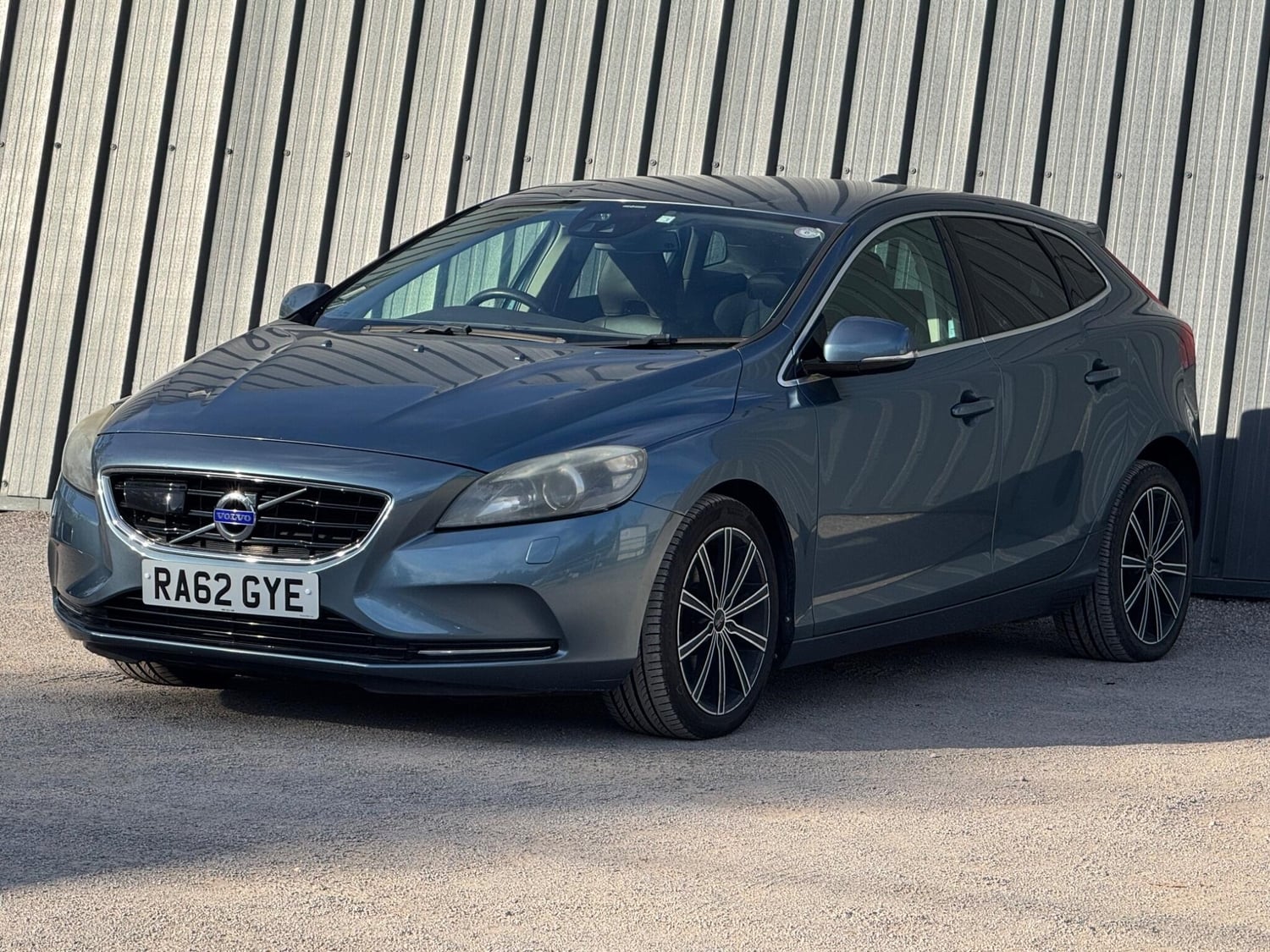 [ berth ]Volvo V40