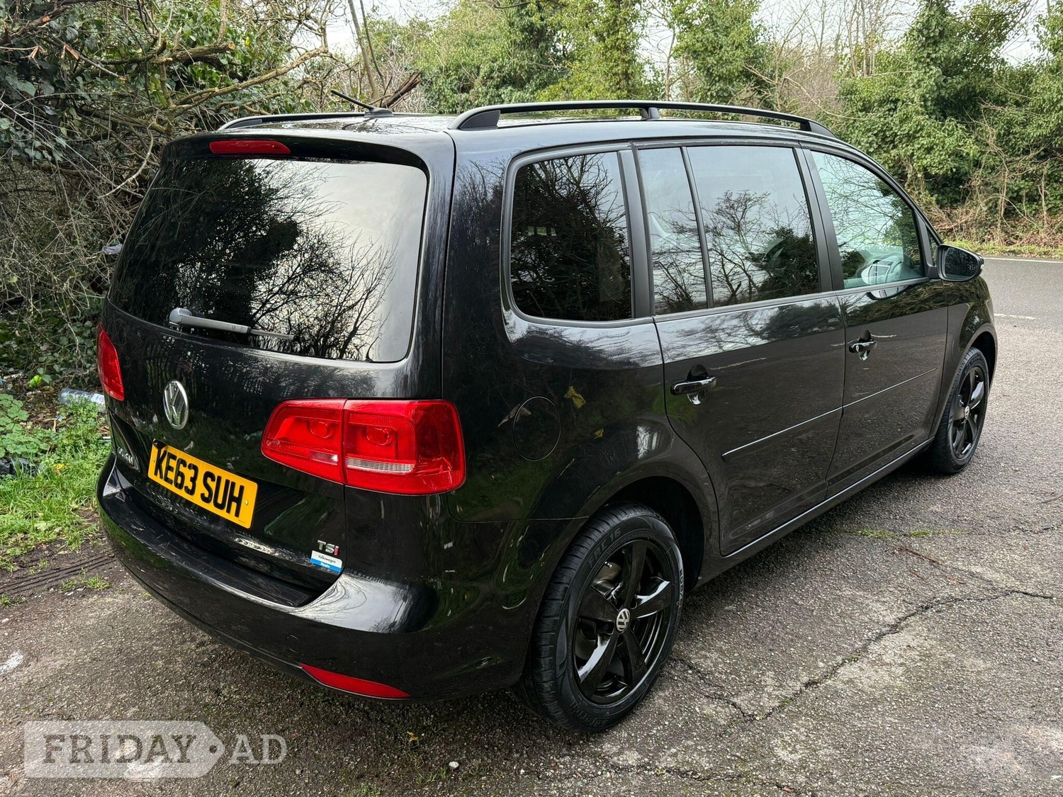 Volkswagen Touran 2013 - Cars