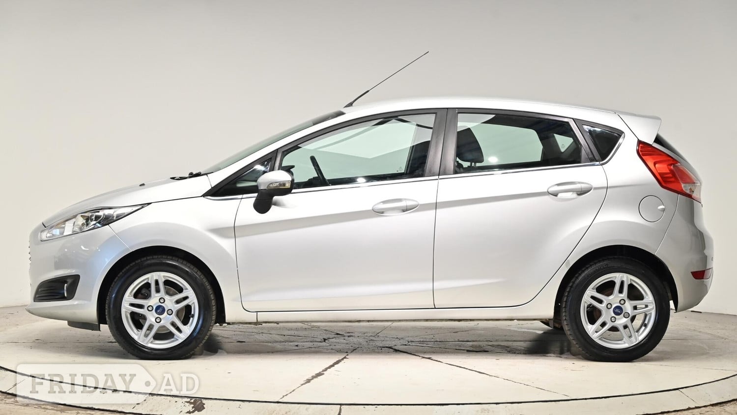 [ berth ]Ford Fiesta