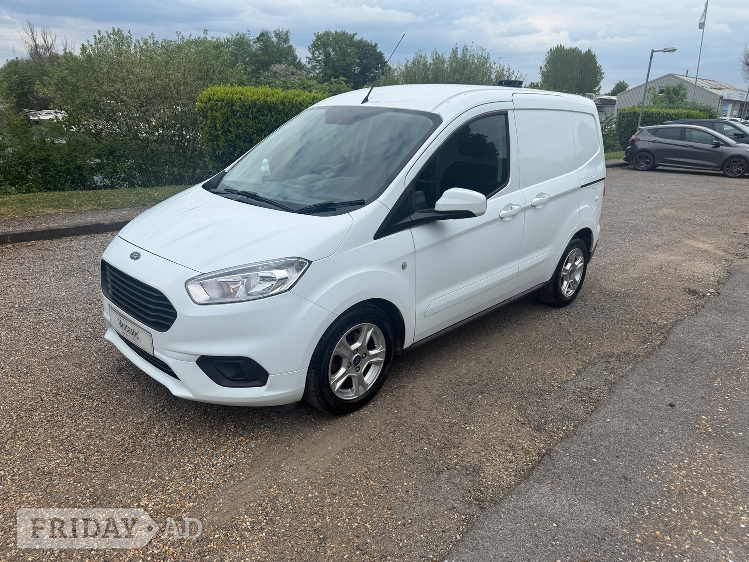 Ford Transit Courier 2021 in Chertsey