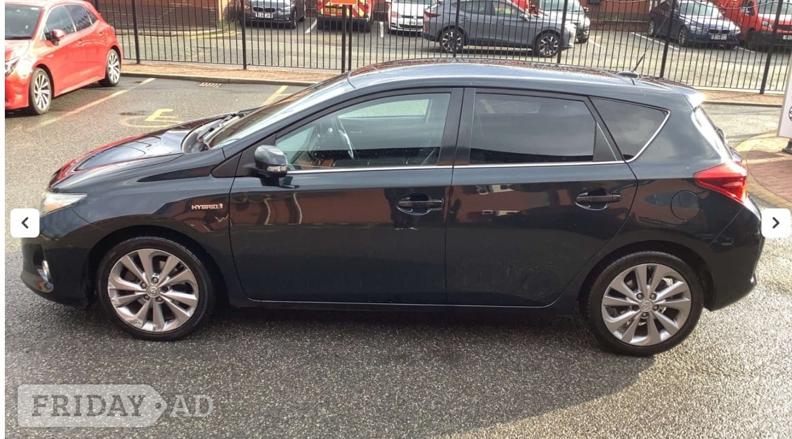 Toyota Auris 2015 - Cars in Preston