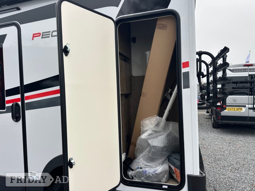 [4 berth ]Roller Team Pegaso 590