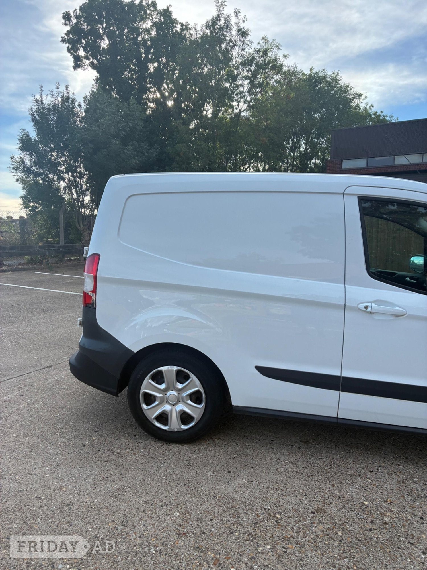 Ford Transit Courier 2016 - Vans & Commercial Vehicles in Reading