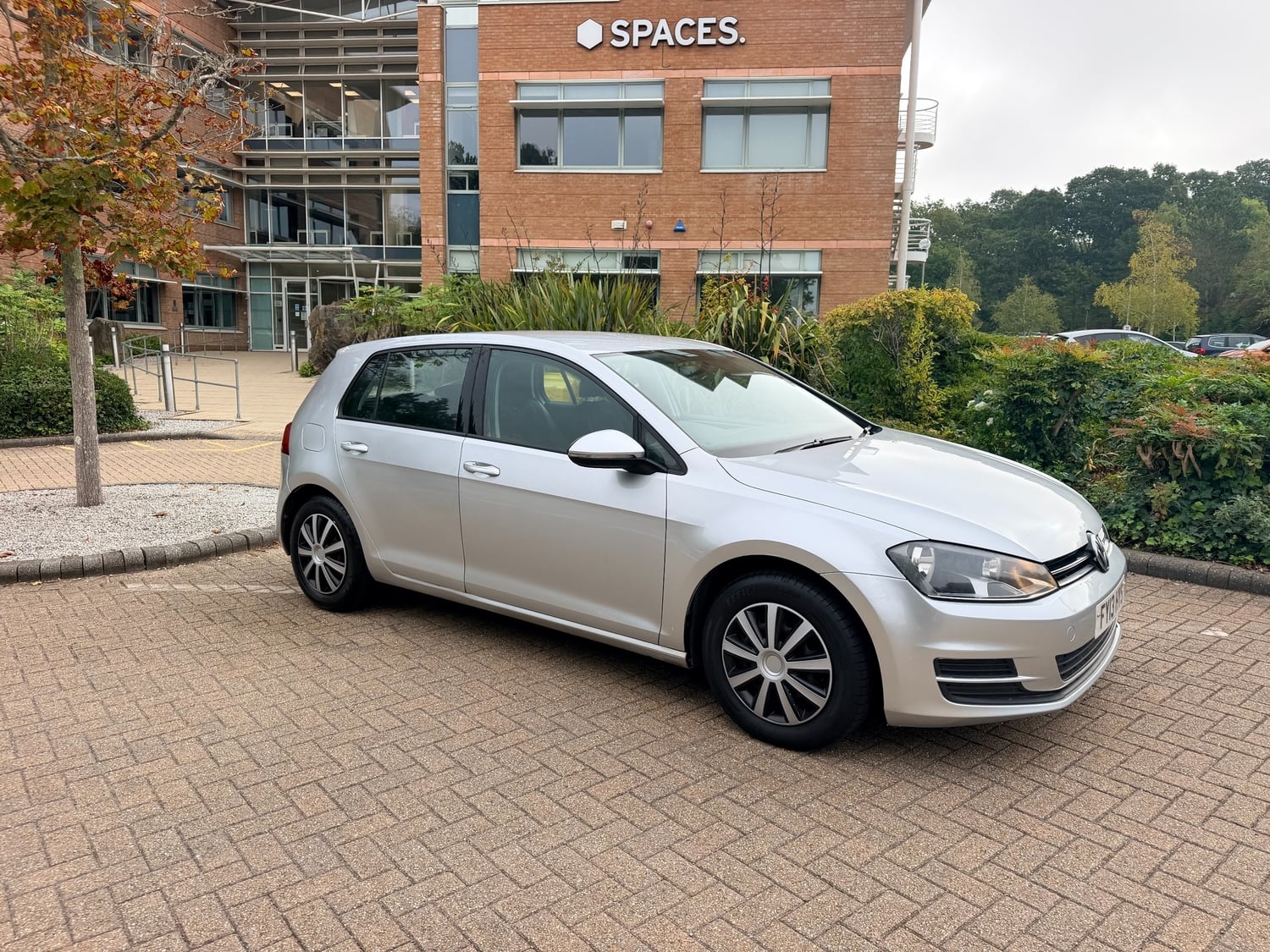Volkswagen Golf 2013 - Cars