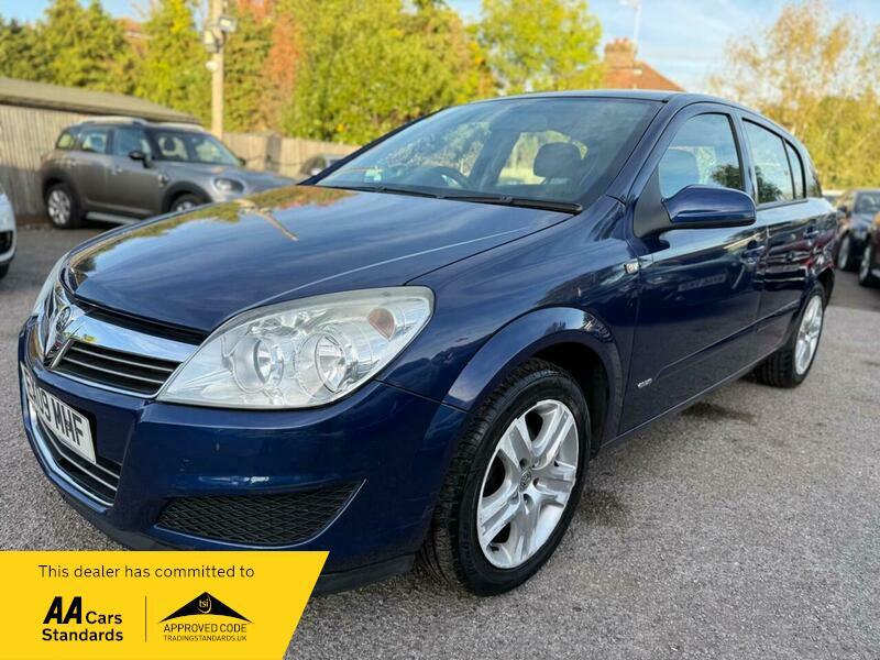 [ berth ]Vauxhall Astra