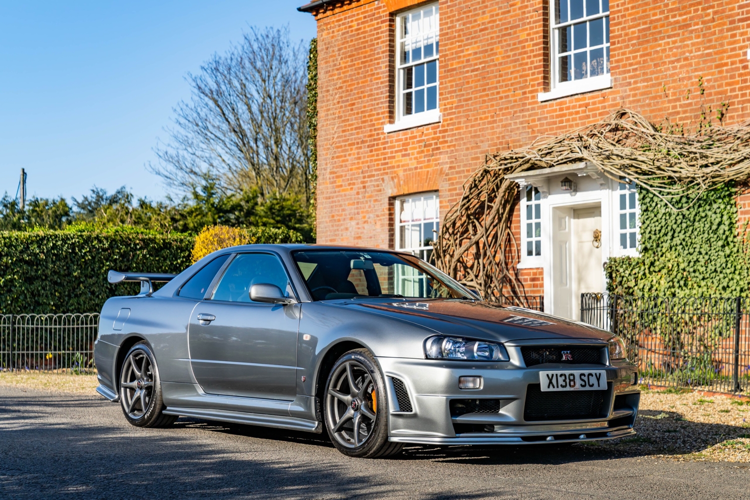 Nissan Skyline 2001 - Cars in Reading