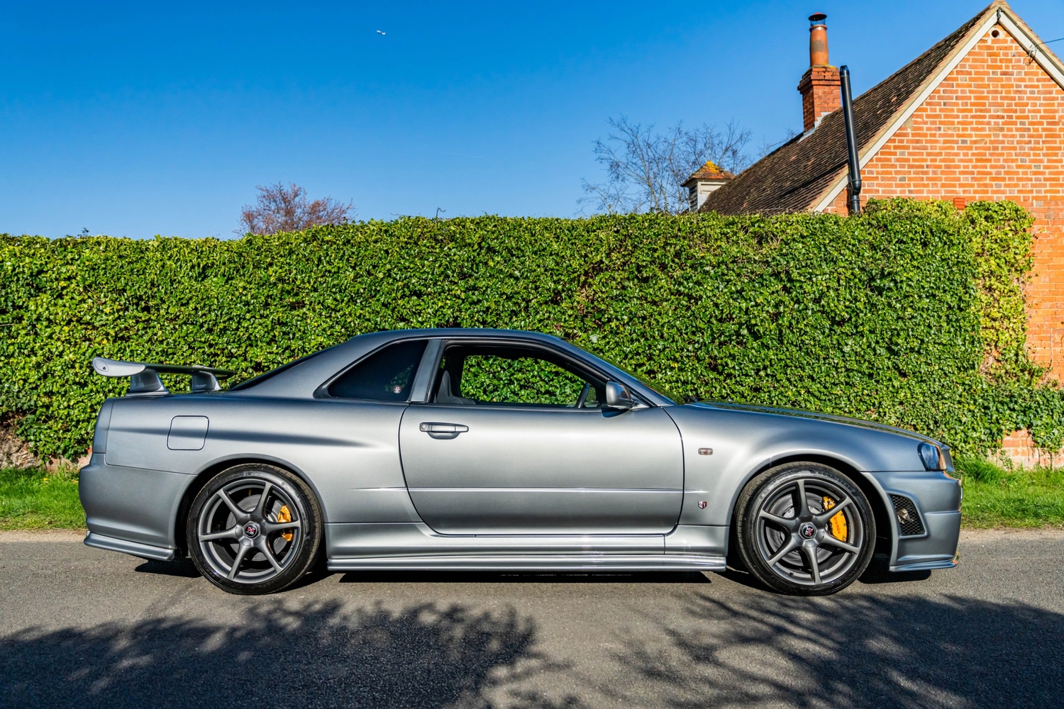 Nissan Skyline 2001 - Cars