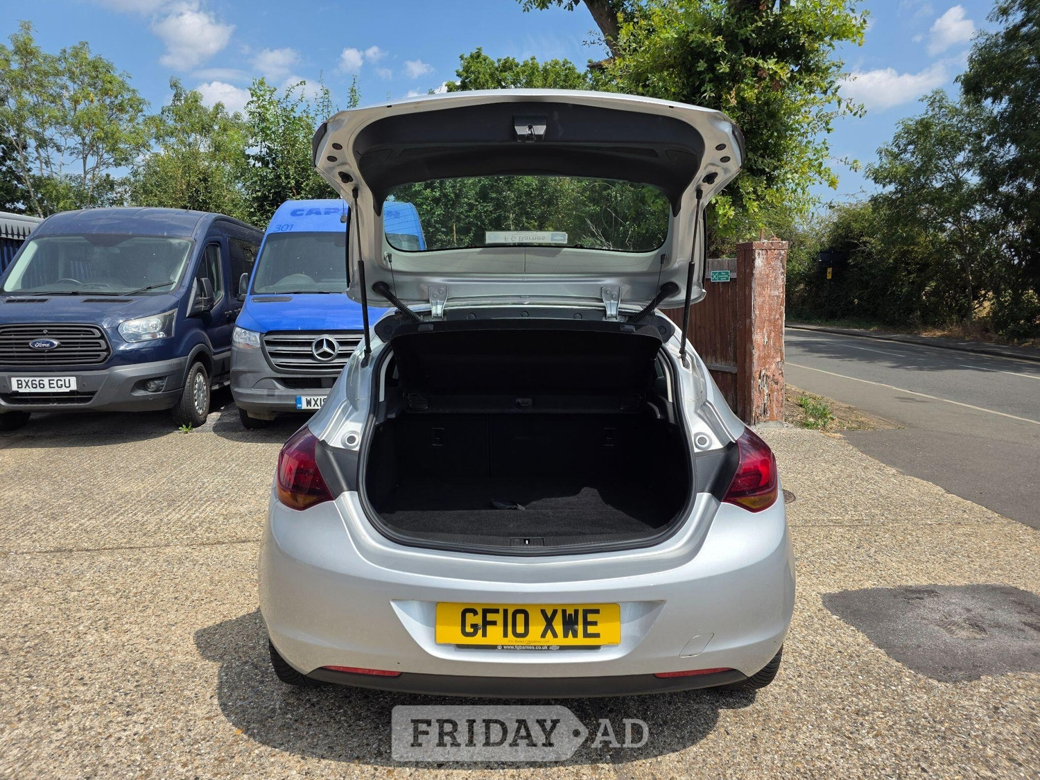 Vauxhall Astra 2010 - Cars