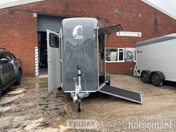 Cheval Liberte Touring XL   Horse Trailer in Preston