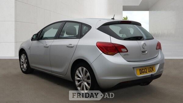 [ berth ]Vauxhall Astra