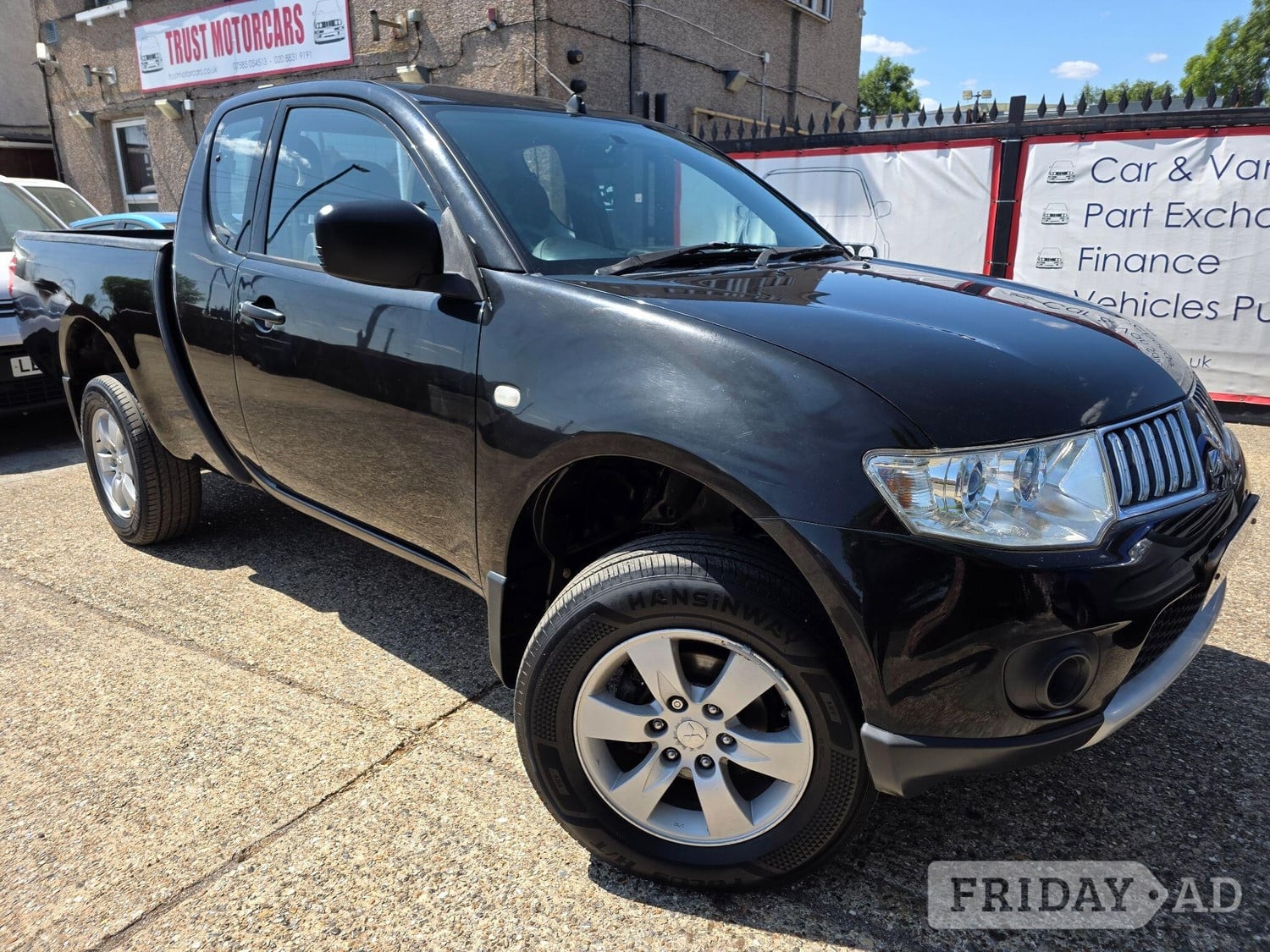 Mitsubishi L200 2011 in Hounslow