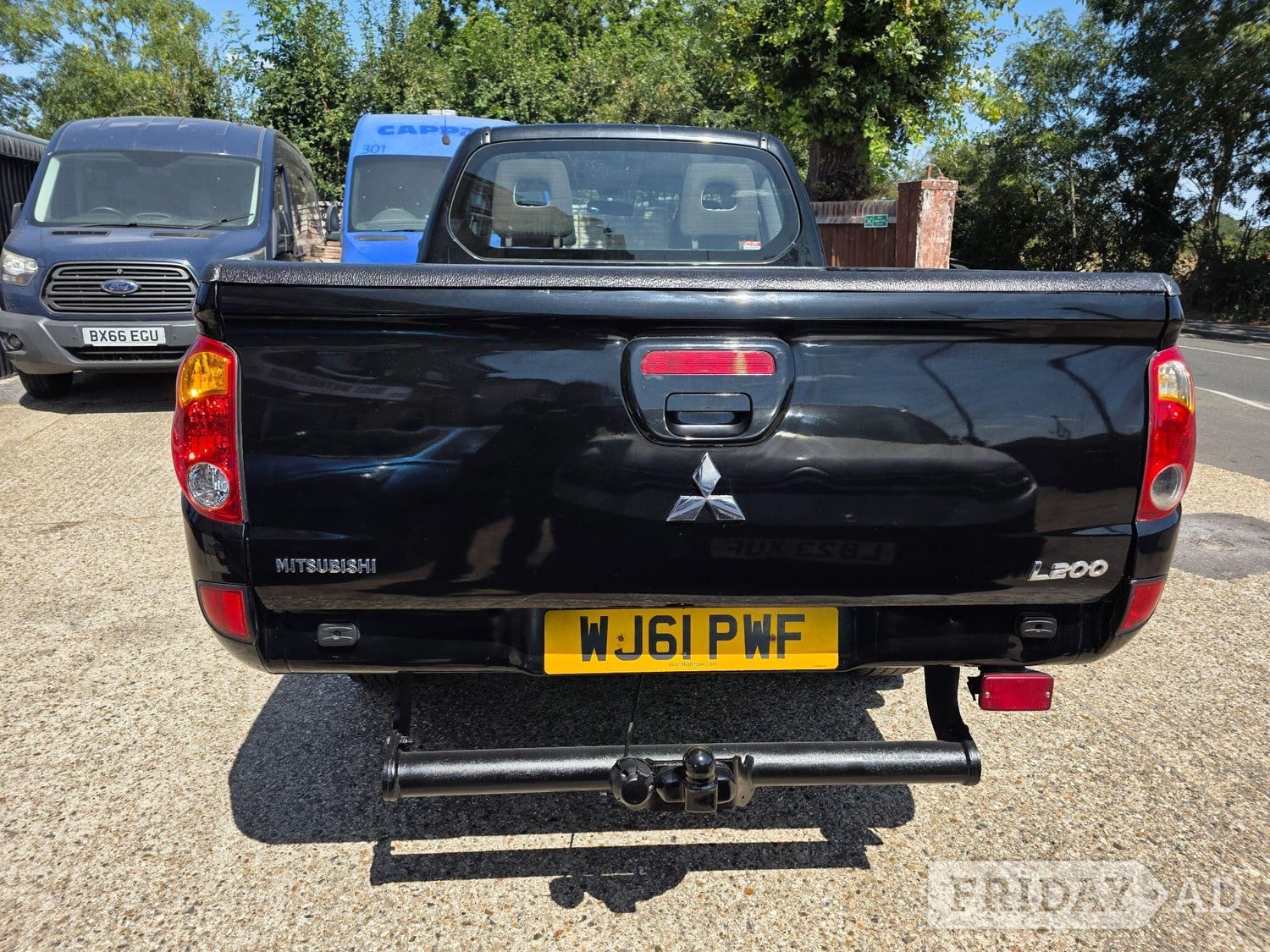 Mitsubishi L200 2011 - Vans & Commercial Vehicles in Hounslow