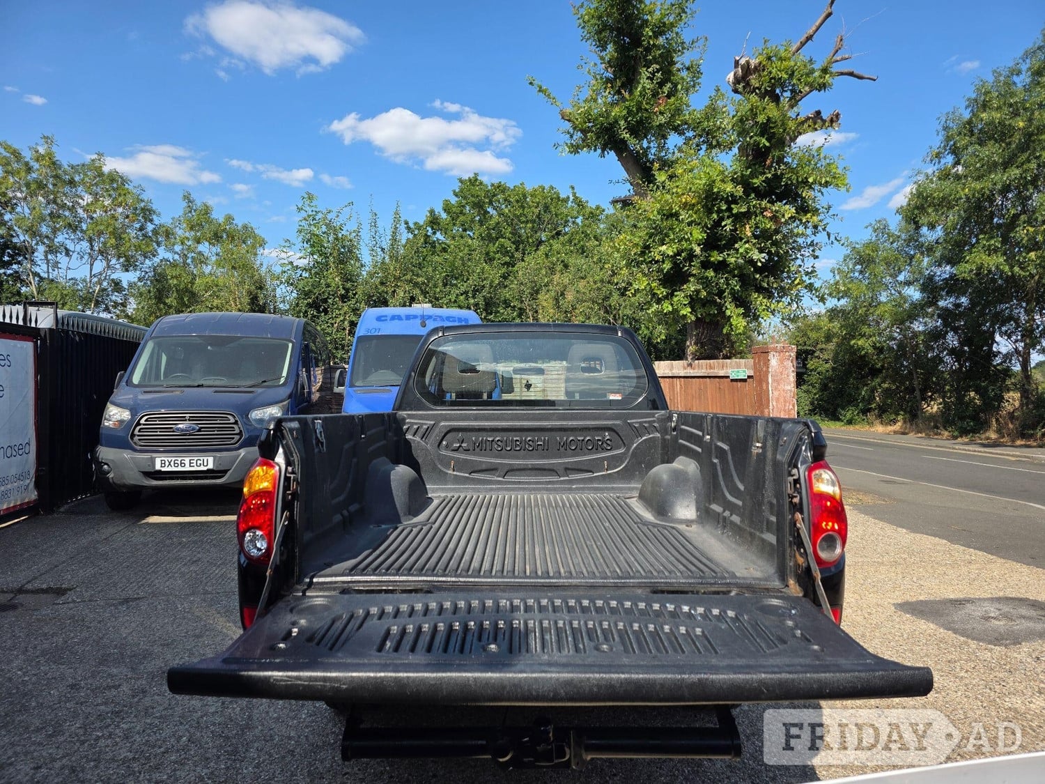 Mitsubishi L200 2011 - Vans & Commercial Vehicles