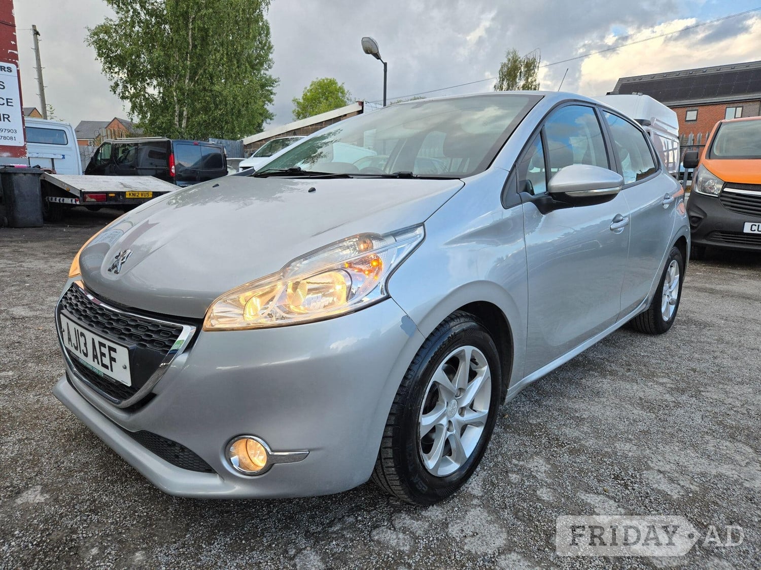 [ berth ]Peugeot 208