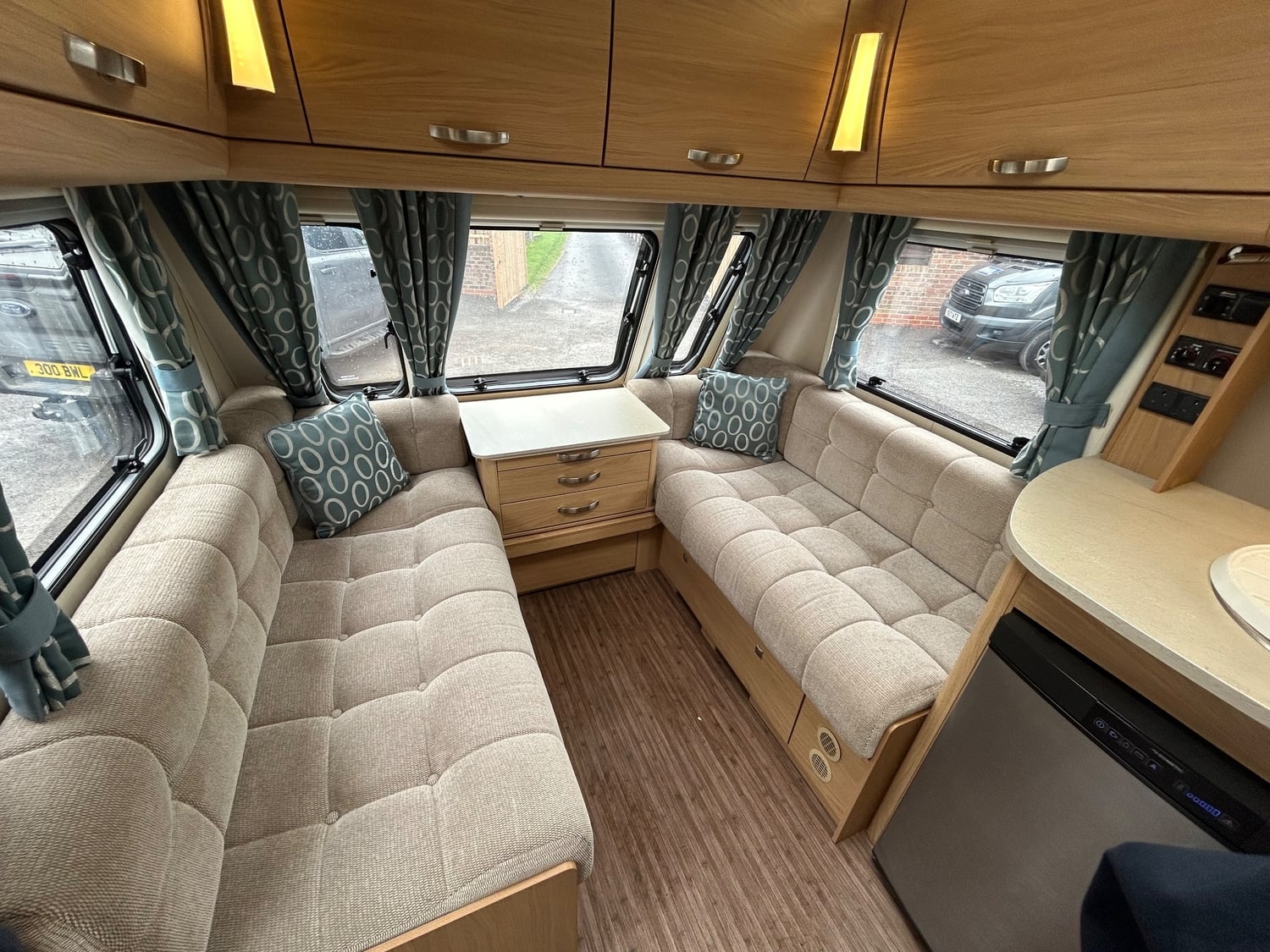 [ berth ]Compass Corona