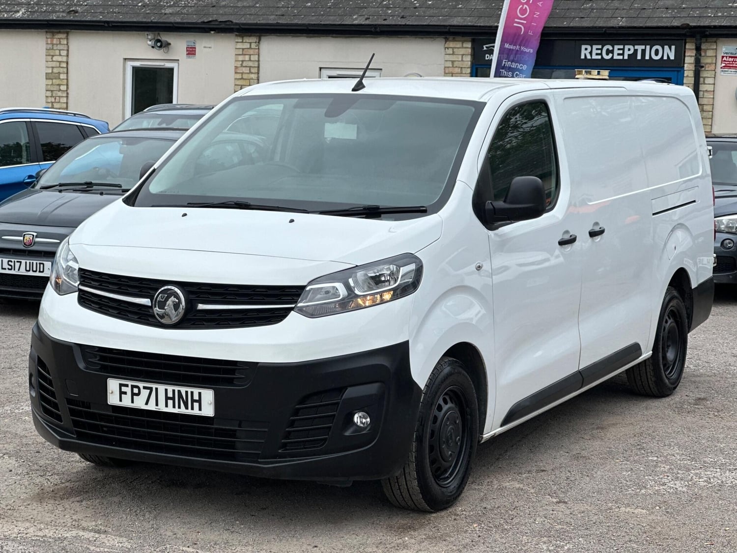 [ berth ]Vauxhall Vivaro