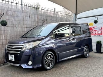 Toyota Noah 2015