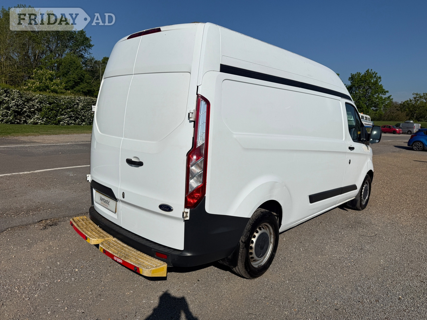 Ford Transit Custom 2017 - Vans & Commercial Vehicles in Chertsey